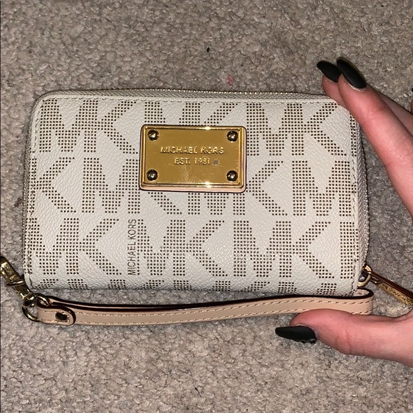Michael Kors Wallet - Picture 1 of 2